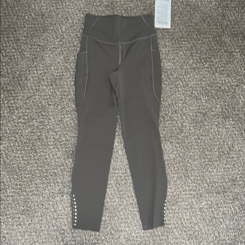 Lululemon fast and free HR tight. 4